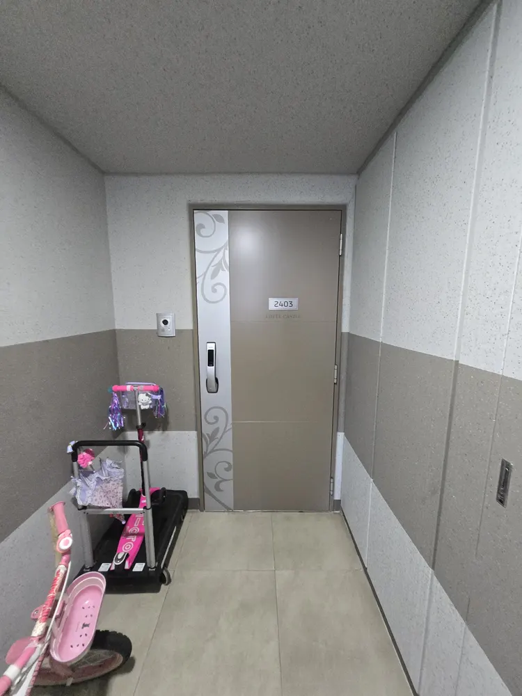 현관문 처짐 원인 시공사례