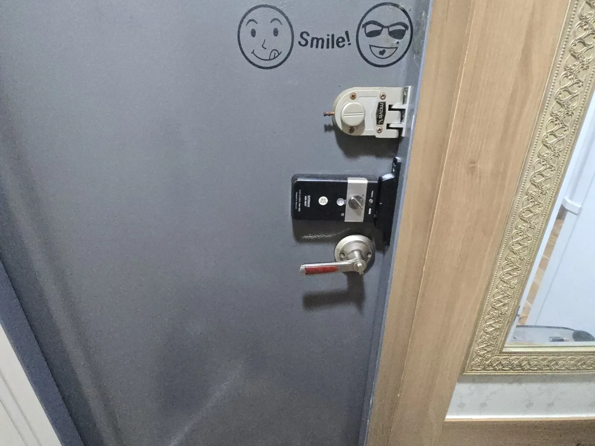 도어락 잠금 불량 수리 현관방화문수리 작업 이미지